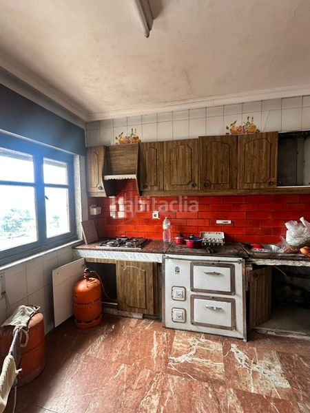Foto d49c4753-e3fb-42d7-bfb3-b5b57b13c48f. Casa adosada en calle agustin bravo 27 en Pravia