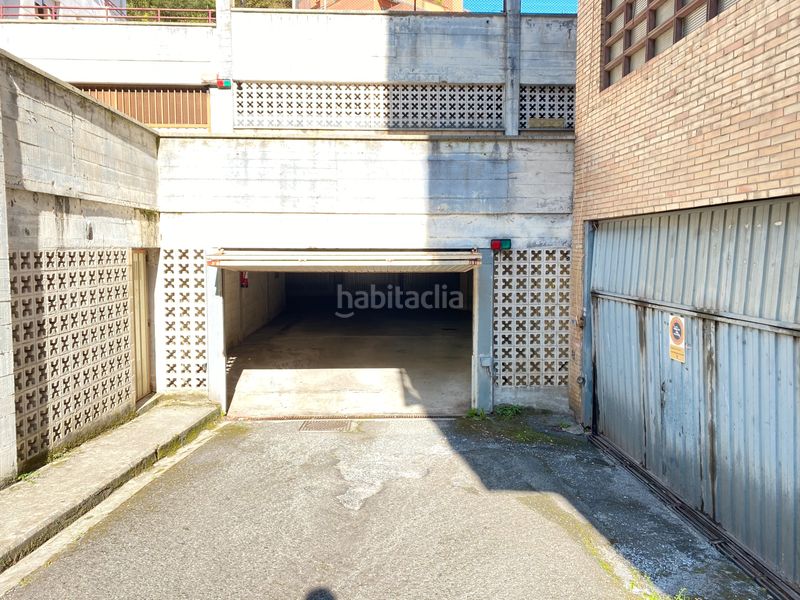 Foto aac27ce7-f1c8-4ee5-b71a-fb4a32a4609b. Parking voiture dans Elgoibar