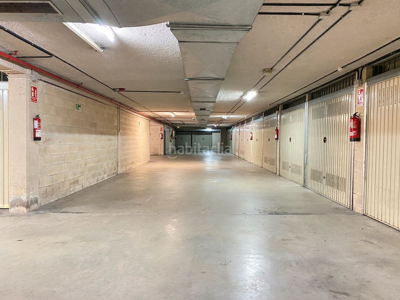 Foto ed310579-f09b-46aa-96e0-e65879bd016d. Parking voiture dans Elgoibar