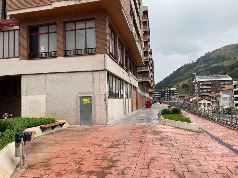 Foto ffbec607-b7ed-4208-a4cd-c077dfe1f526. Parking coche en Elgoibar