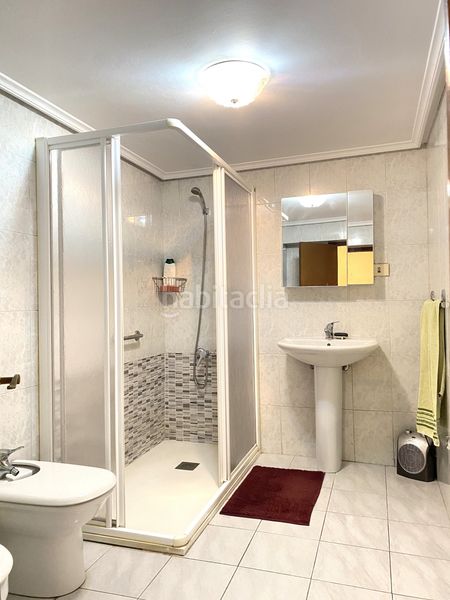 Foto 9ce0c251-8799-4578-9591-f2cc5a08d850. Masia amb xemeneia aparcament a Elgoibar
