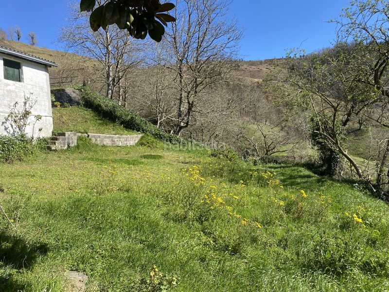 Foto 9f325f2d-9e8a-4730-aa28-81d6b43454e9. Masia amb xemeneia aparcament a Elgoibar