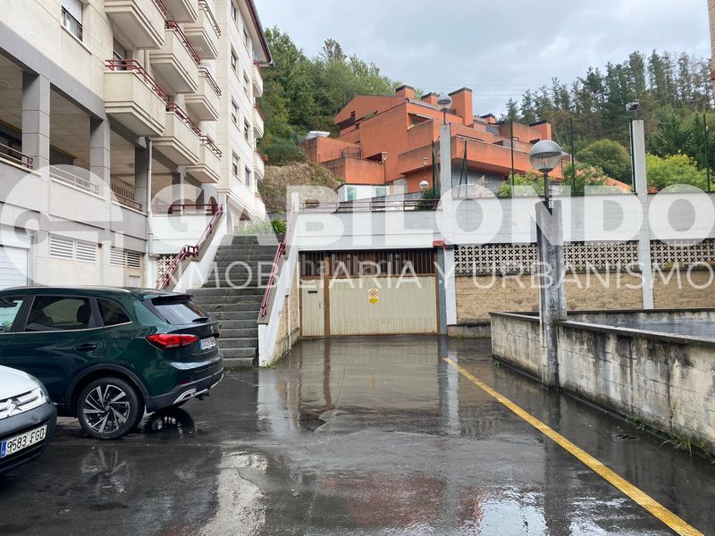 Foto 3dbc0523-bb9c-4d2f-836f-f2a424815f76. Parking coche en Elgoibar