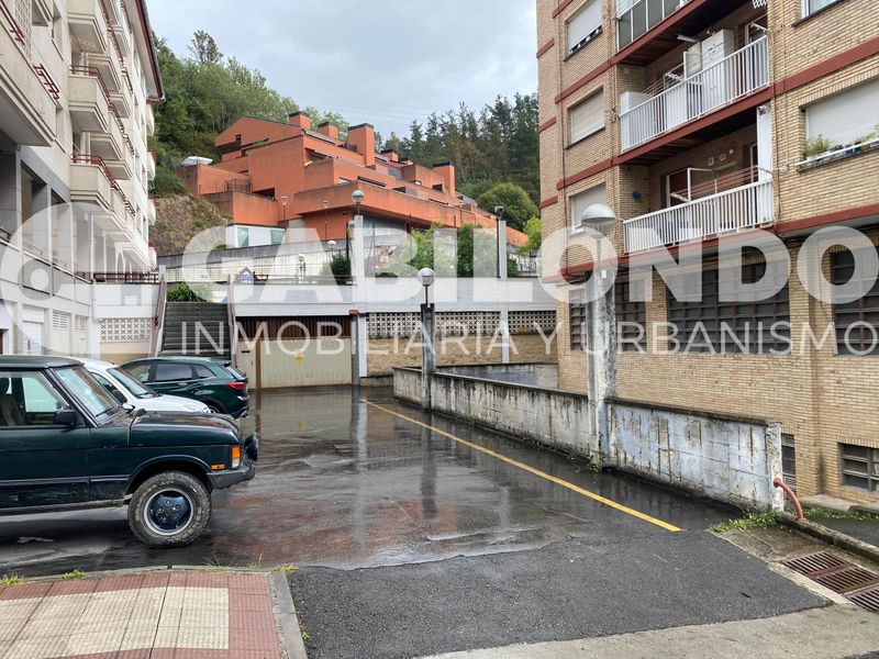 Foto ac88ebd7-2de7-4d1c-950a-f649ecce31cb. Parking coche en Elgoibar