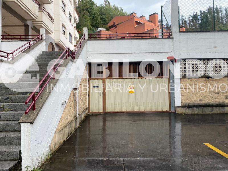 Foto b24e399a-b6c4-4cc1-b13e-d020c1b54eaa. Parking coche en Elgoibar