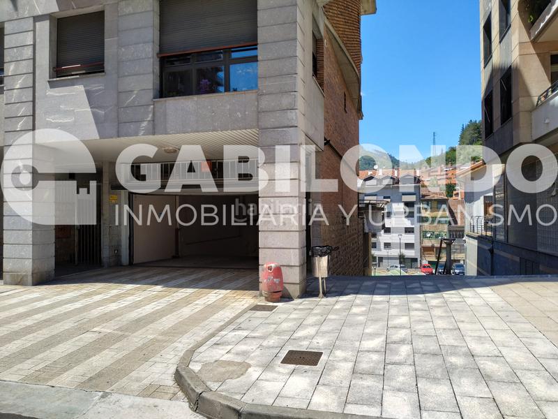 Foto d0a68cdf-c24b-465f-a5fc-abeaca7a1bd9. Parking coche en Elgoibar