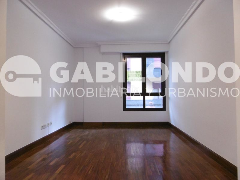 Foto b281f342-c2b6-4fbf-92c0-dbdefe935d8f. Pis amb calefacció aparcament a Elgoibar