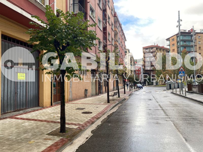 Foto cbab4267-e87c-4685-bf79-9fda00fc3596. Local comercial a Elgoibar