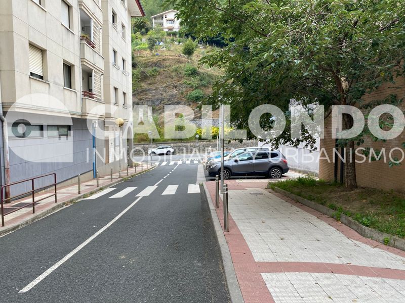 Foto 9d5fa3ba-9695-4506-bc93-7e26ca456bca. Autoparkplatz in Elgoibar