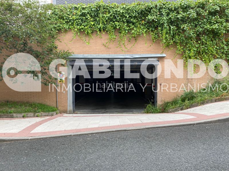 Foto b0d10bdc-0a88-4ccb-8309-e381bc464b1d. Autoparkplatz in Elgoibar