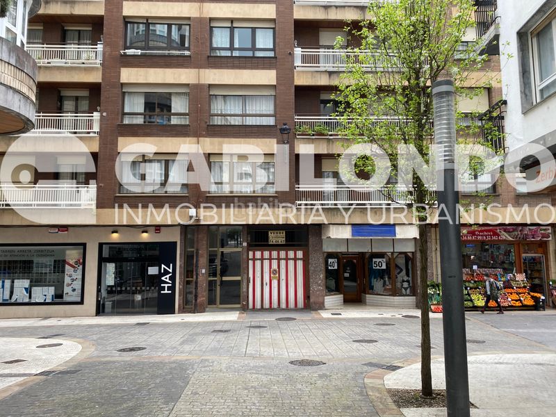 Foto 2c490353-168d-4289-b270-07dce347ac44. Aparcament cotxe a Elgoibar