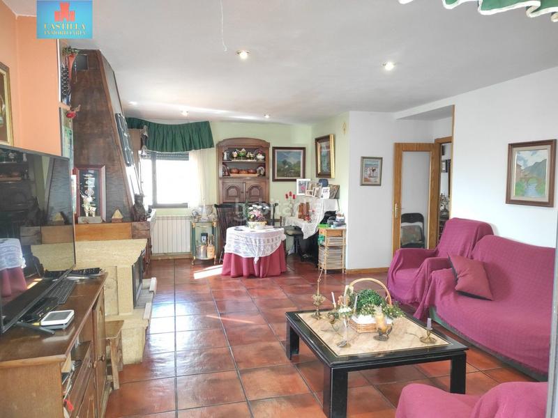 Foto 3714920c-50d0-46c3-be27-0acc35a68f29. Towny house with heating parking pool in Hervencias Ávila