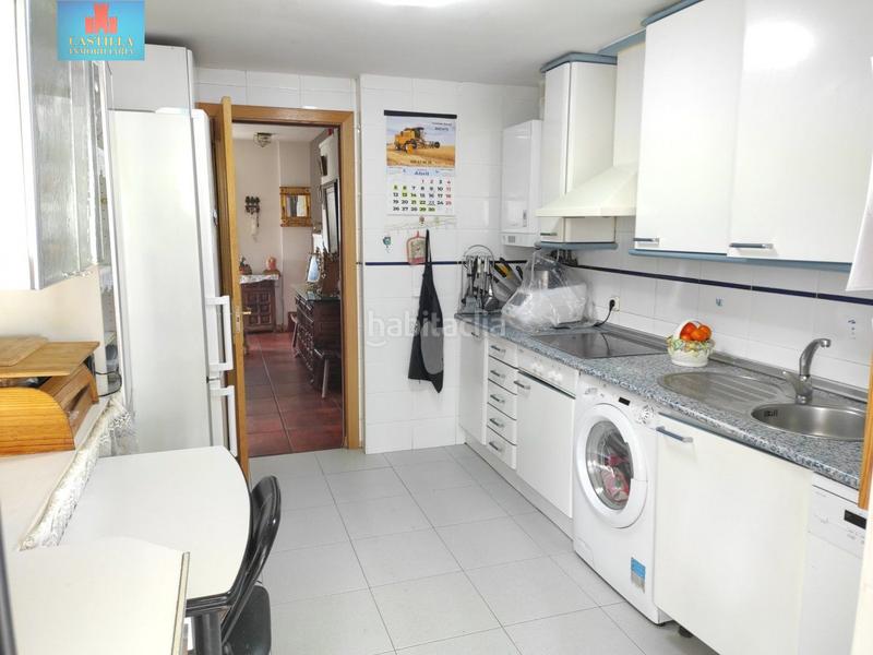 Foto 923cb056-b674-43e9-b502-4a4cfc6ea607. Towny house with heating parking pool in Hervencias Ávila