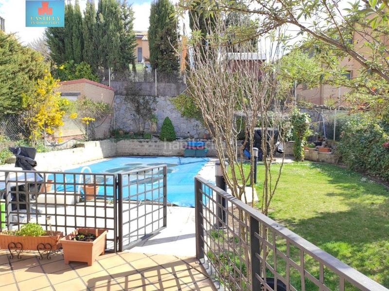 Foto cfdddcfa-5583-4360-bad4-4d55b7c6deb1. Towny house with heating parking pool in Hervencias Ávila