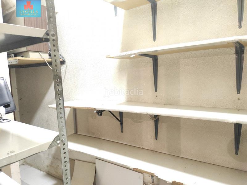 Foto f61a4991-fb3e-4743-b01a-9a2612568db0. Alquiler local comercial magnífico local Centro 50m escaparate 5m en Ávila