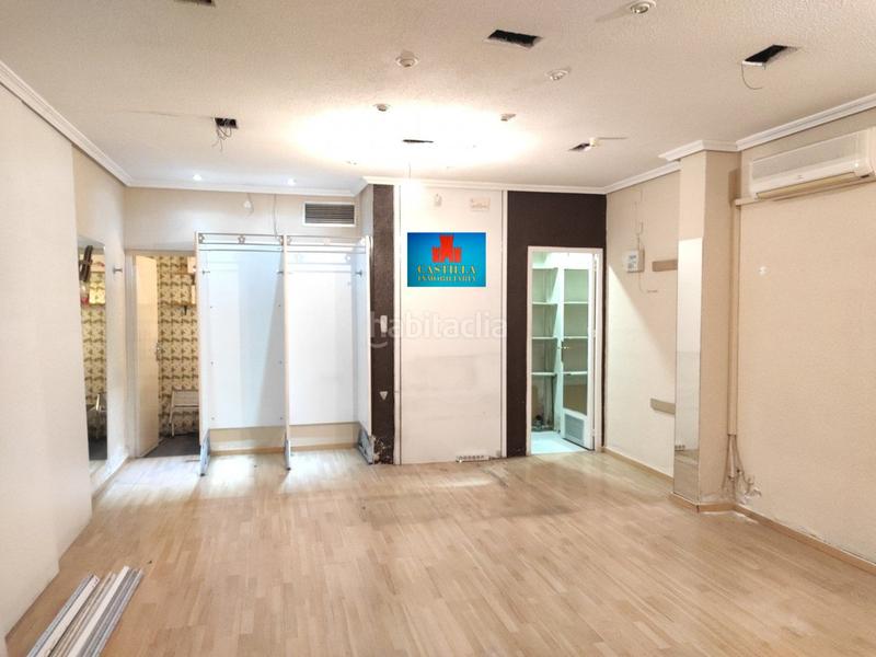 Foto 2dd27a71-354e-4297-babd-912080f19975. Location local commercial dans Centro Ávila