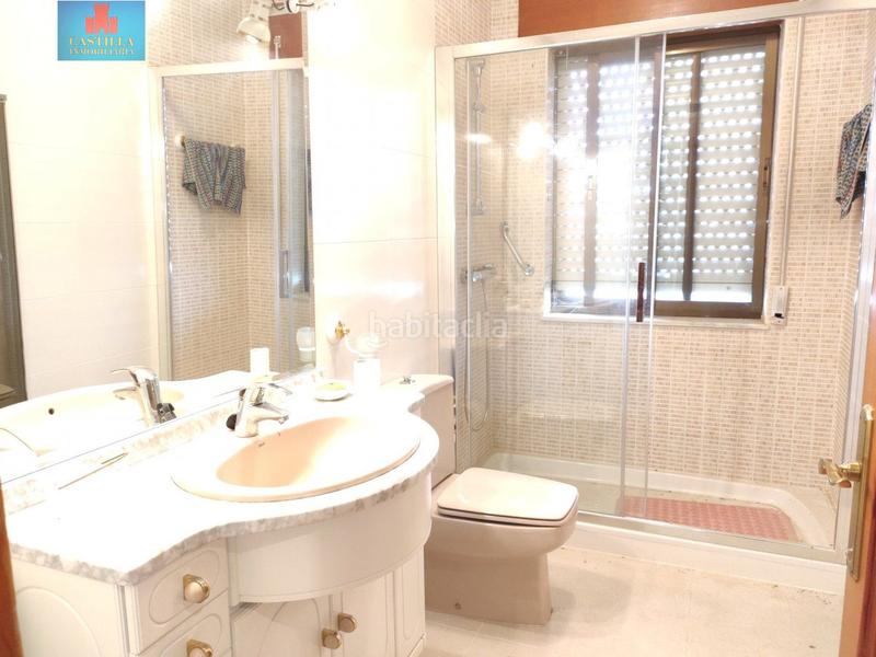 Foto 1bea8452-02e0-415a-9825-34aa36bc239a. Chalet avec chauffage parking dans Velayos