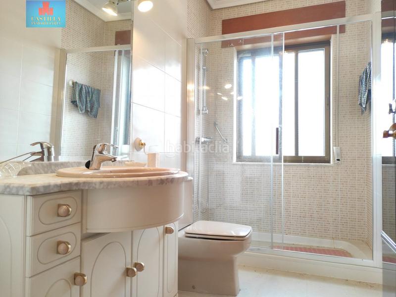 Foto a5b842c1-ed1d-4397-a69a-d546d8c37a43. Chalet avec chauffage parking dans Velayos