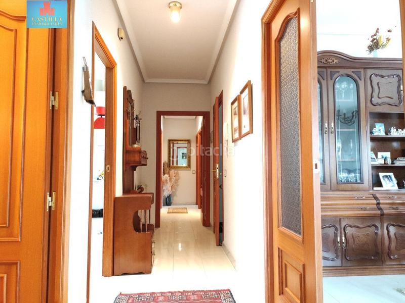 Foto cd77f1e8-8350-4d44-a485-c26bcdcae1c7. Chalet avec chauffage parking dans Velayos