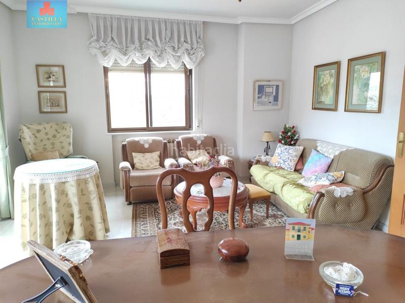 Foto ecb461a0-e5de-4bdc-b097-ec2072e3fc27. Chalet avec chauffage parking dans Velayos