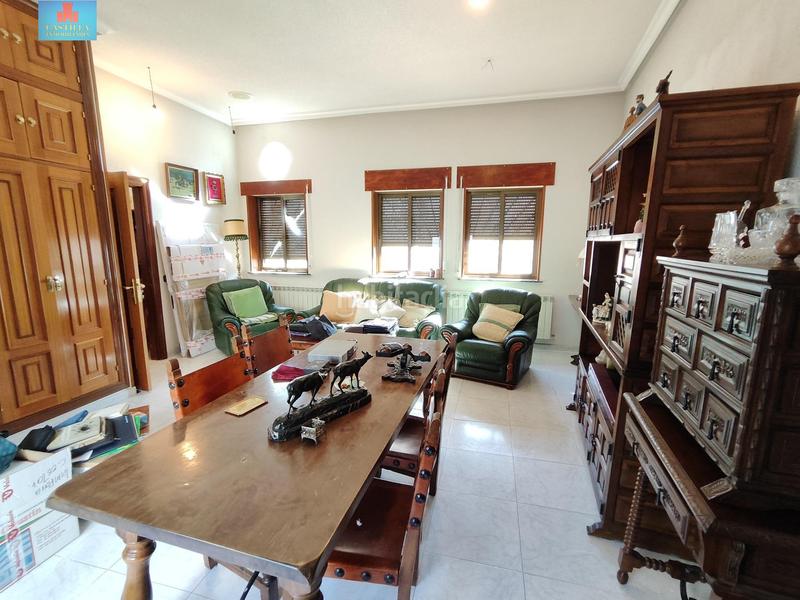 Foto b0f60b1f-0807-4fff-ac31-85d9235f27cb. Chalet avec chauffage parking dans La Encarnación Ávila