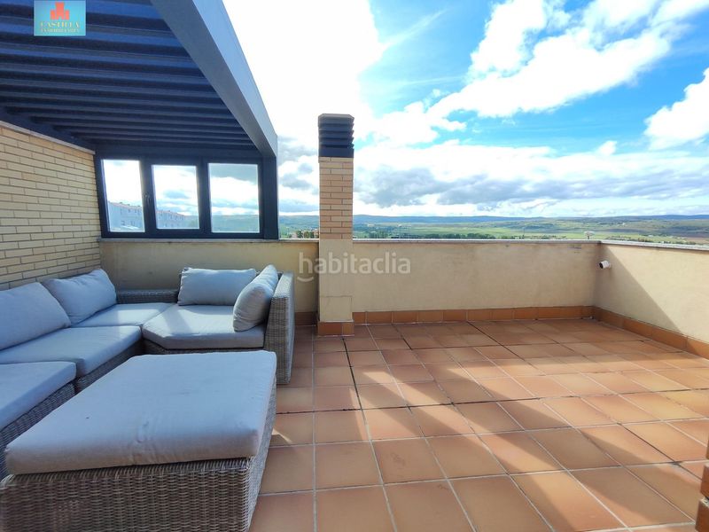Foto 1c8e475d-b2f2-4604-ae6f-0a5acc4b2493. Casa aparellada amb calefacció aparcament a Hervencias Ávila