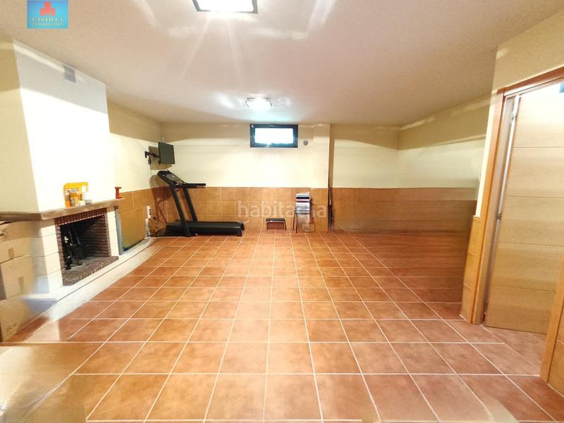 Foto 3b66267e-f7f5-4fc3-aefe-96b44cf06d3a. Doppelhaus mit heizung parking in Hervencias Ávila