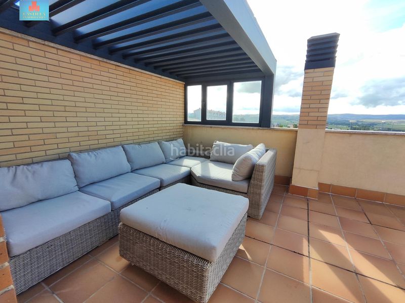 Foto 7d7085ad-9a58-40ea-88ee-349e5e084585. Casa aparellada amb calefacció aparcament a Hervencias Ávila