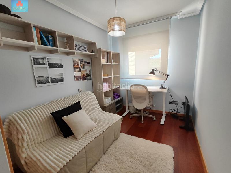 Foto 8167d18d-0b37-4386-9e8c-a29921fc179c. Doppelhaus mit heizung parking in Hervencias Ávila