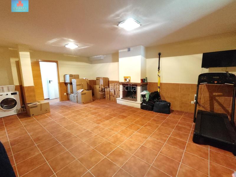 Foto a6841ea1-d2da-428e-b37b-3a6f5fa88679. Doppelhaus mit heizung parking in Hervencias Ávila