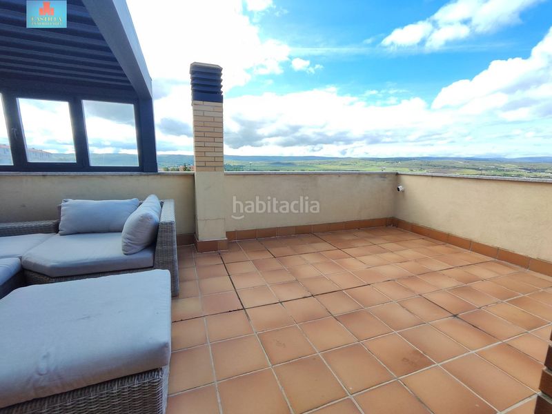 Foto ac6b3d4e-fe7e-43be-bcb0-e46f423d9ecb. Casa aparellada amb calefacció aparcament a Hervencias Ávila