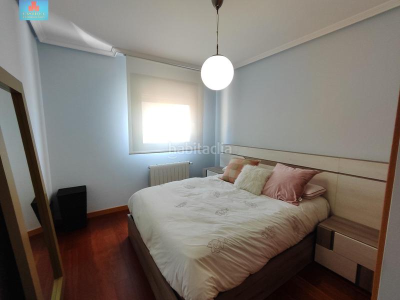 Foto e7e2c799-e51f-4af4-8ecd-2ec74dffff77. Doppelhaus mit heizung parking in Hervencias Ávila