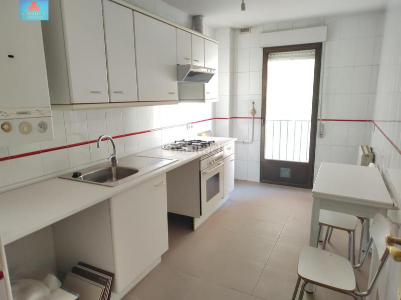 Foto 334f36f0-5f5c-4b33-a0d0-80bbb09586d8. Appartamento con riscaldamento parcheggio in Estación Ávila