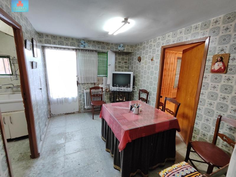 Foto 53d5f10f-45a7-4ee2-97fd-b26f5d8b0d1a. Casa amb aparcament a Velayos