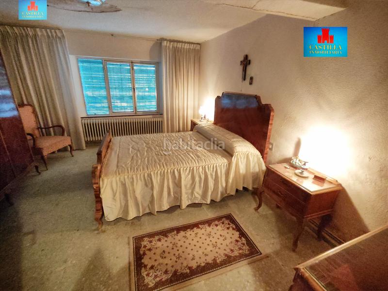 Foto 957558cd-8ec8-47e4-95f9-c8526a7c5bcc. Casa amb aparcament a Velayos