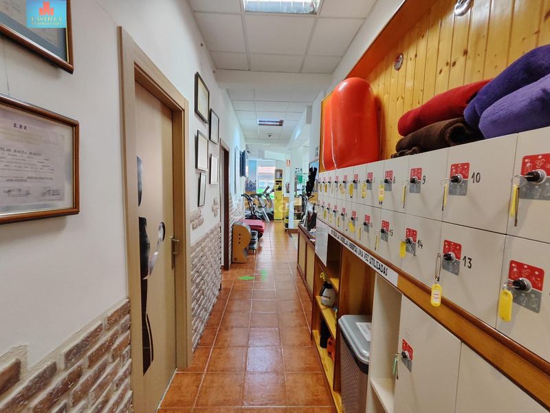 Foto f43a6663-000a-40ae-8081-d90437bb2a32. Local comercial a Sur Ávila