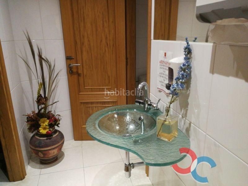Foto bc7f4fe8-6c0b-4dd6-9bd8-d84379dfd368. Local comercial a Marín