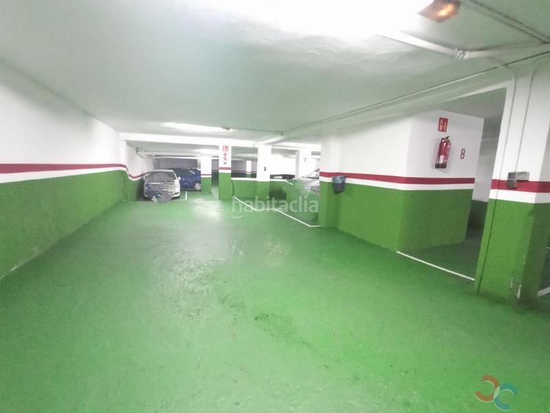 Foto a04cd94a-f572-484d-84fc-c51da3db1200. Parking coche garaje en Marín