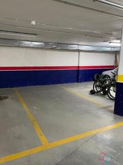 Parking voiture à Marín. Maríngaraje