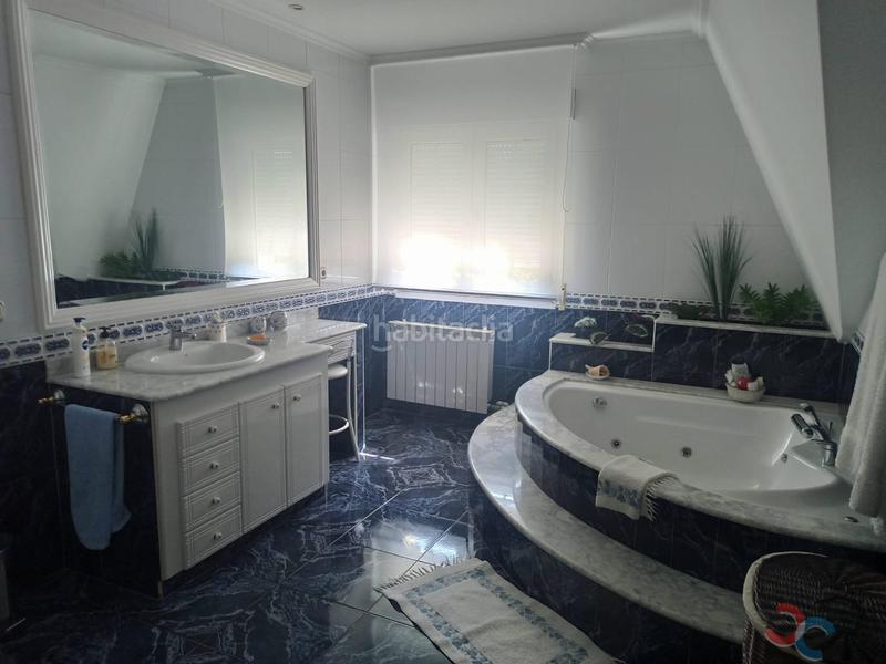 Foto 073cf742-2264-4092-b784-7b3f79561e24. Chalet avec parking dans Fontecarmoa Vilagarcía de Arousa