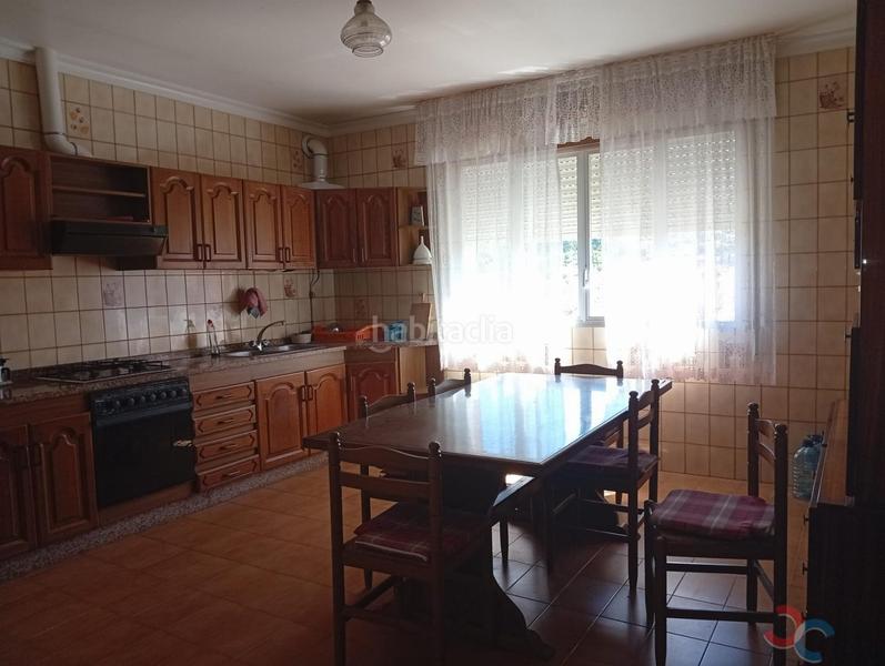 Foto a2127145-b2ca-4a27-a0ac-b4c936e0705b. Haus mit parking in Marín