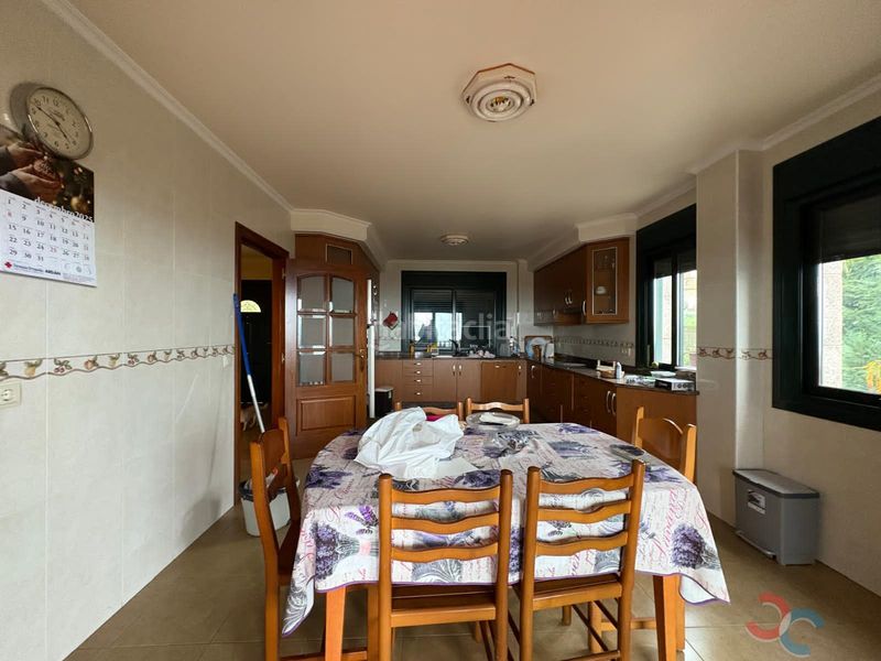 Foto a016ab7e-1541-4f65-9372-bc1c78e18fd1. Chalet  en Marín