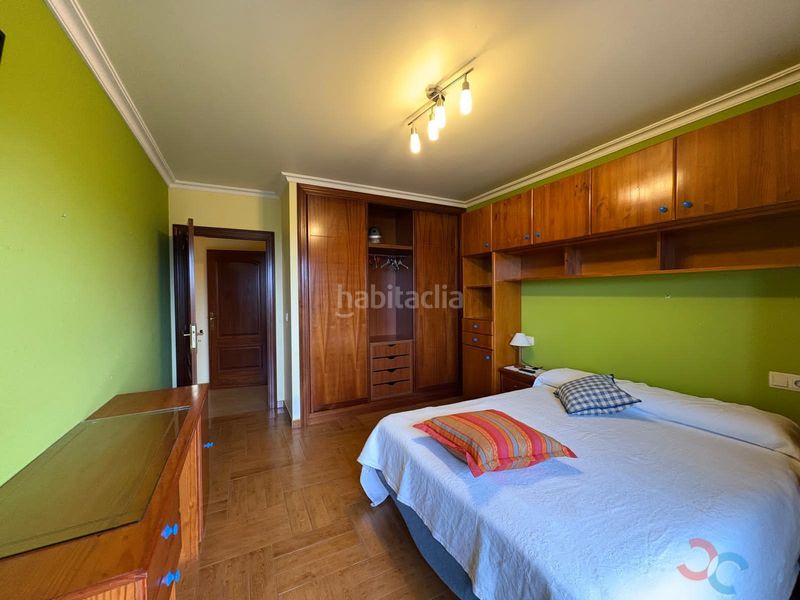 Foto b4211f84-e465-4b00-a82b-087d850386fd. Chalet  en Marín
