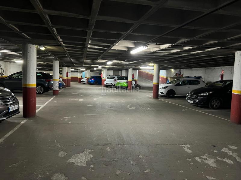 Foto 7b4b845c-9fc3-4757-8165-b904f0bd02f1. Parking voiture dans La Felguera Langreo