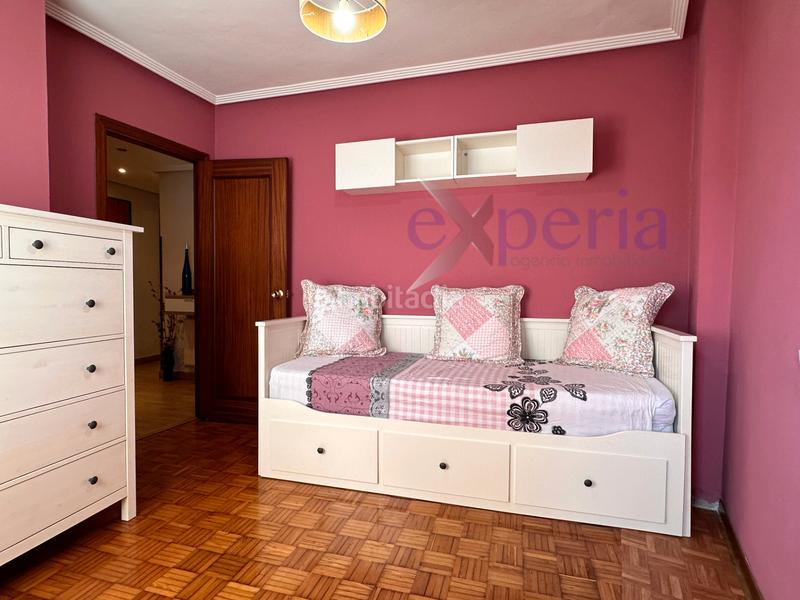 Foto 7aac8097-5b50-4b00-9a8e-d8a7c7f7a316. Piso  en venta en el centro de La Felguera (). en Langreo