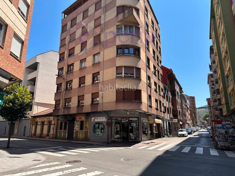 Foto bb717da2-aeec-4eea-a218-d4ec40774e5f. Piso  en venta en el centro de La Felguera (). en Langreo