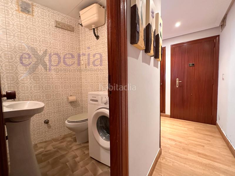 Foto dfa2a61d-56fb-427e-92ca-e312d037da56. Piso  en venta en el centro de La Felguera (). en Langreo