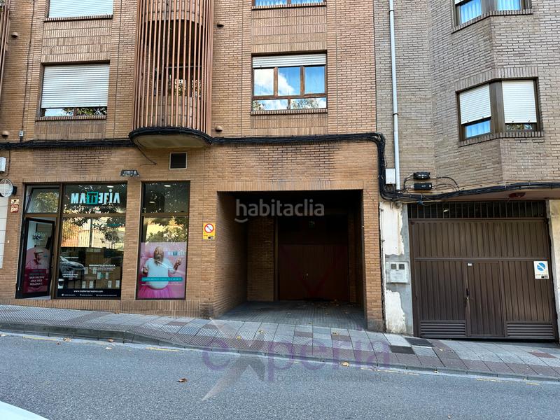 Foto 20a20e64-6a20-445e-8d08-8bd6fa6765c5. Aparcament cotxe a La Felguera Langreo