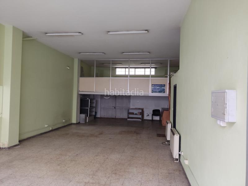 Foto b660eda5-c8d6-406e-b6a0-fd374ce566b2. Location local commercial dans n/a dans Cambre