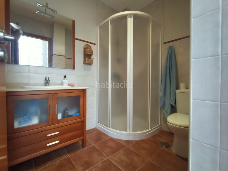 Foto fd06cb5d-1114-45c1-871f-41a3732392e5. Xalet amb xemeneia calefacció aparcament a Vedra